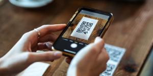 علماء فيزياء ألمان يبتكرون أصغر «QR code» في العالم - مصر بوست