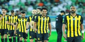 الاتحاد يتصدر الدوري السعودي مؤقتا بفوز سهل على العروبة