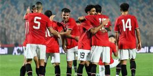 لاعب منتخب مصر يغادر مباراة الرأس الأخضر مصابًا