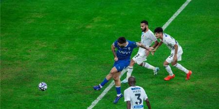 الهلال يهزم الاتفاق بثلاثية في الدوري السعودي