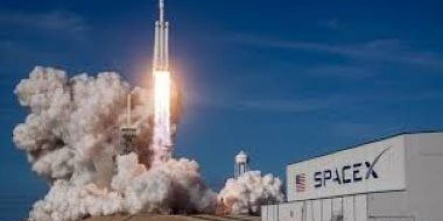 SpaceX تطلق 20 قمرًا صناعيًا لانترنت ستارلينك من كاليفورنيا غدا - سعودي فايف