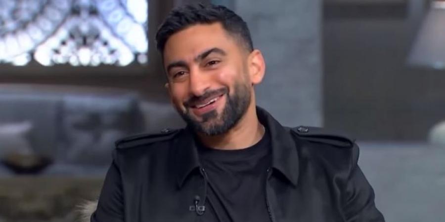 بعد تصدره التريند.. من هو الإعلامي الإماراتي أنس بوخش؟