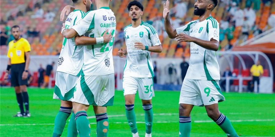 الأهلي يفوز على الرائد بثناية في الدوري السعودي