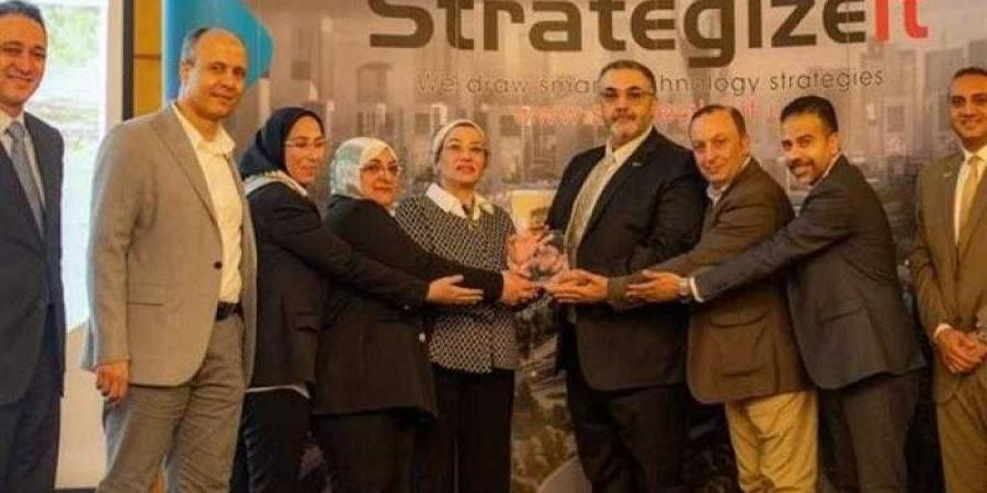 وزارة البيئة المصرية تتوج بجائزة التميز العالمية ”Esri SAG Award 2024”