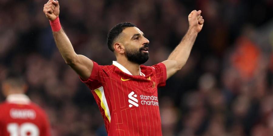 أسرة محمد صلاح تمنح ميزة لـ ليفربول في أزمة مستقبله