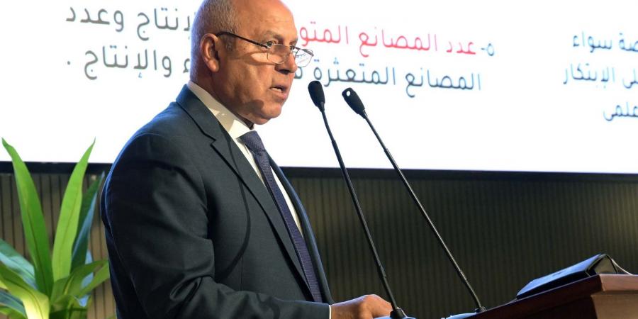 كامل الوزير يستعرض الموقف التنفيذي للخطة العاجلة للتنمية الصناعية على مدار 130 يوما.. ويؤكد: وضعنا 7 محاور رئيسية لتحويل مصر إلى مركز صناعي إقليمي