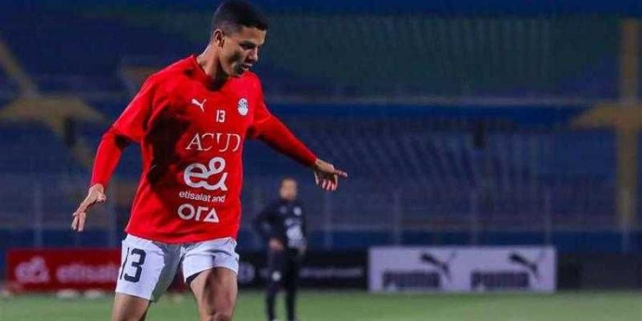 والد لاعب منتخب مصر: ربيعة اسم شهرة حبا في مدافع النادي الأهلي.. والعائلة تعشق الأحمر