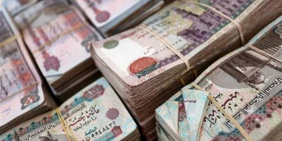 تحط فلوسك في دفتر توفير ولا حساب بنكي؟.. هنقولك إيه الأنسب ليك