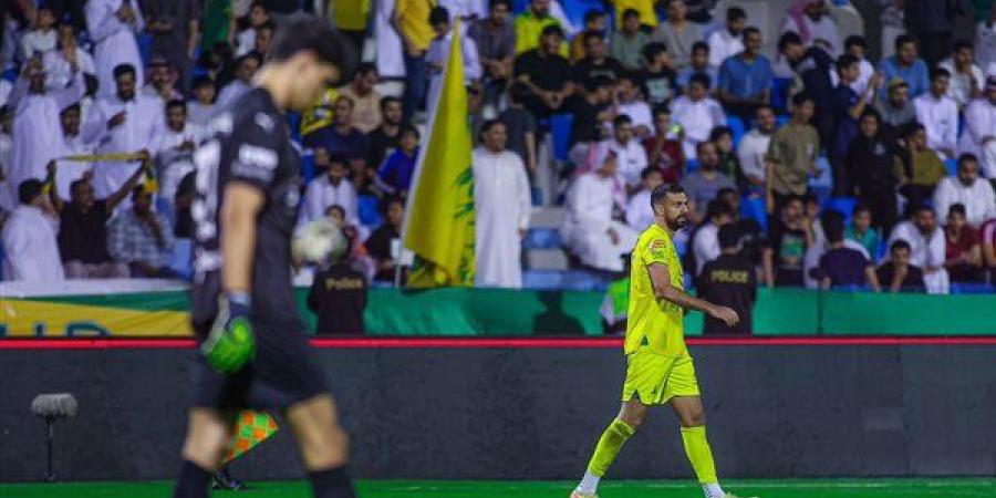 الخليج يلحق الهزيمة الأولى بـ الهلال في الدوري السعودي للمحترفين - سعودي فايف