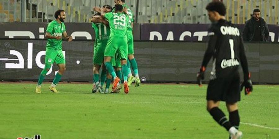 المصرى البورسعيدى ينهى الشوط الأول متقدما على الزمالك بهدف فى الوقت القاتل.. صور - سعودي فايف