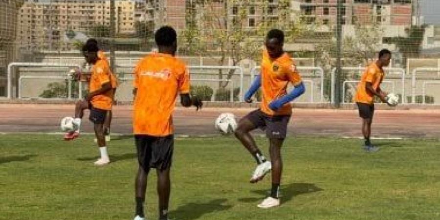 منافس الزمالك فى الكونفدرالية يتدرب بملعب فندق الإقامة بمدينة نصر - سعودي فايف