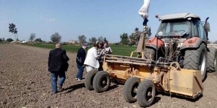 الزراعة: تحسين الأراضي يواصل متابعة تطهير المساقى والمراوي وتسوية الأرض بالليزر ترشيدا للمياه وزيادة الإنتاجية