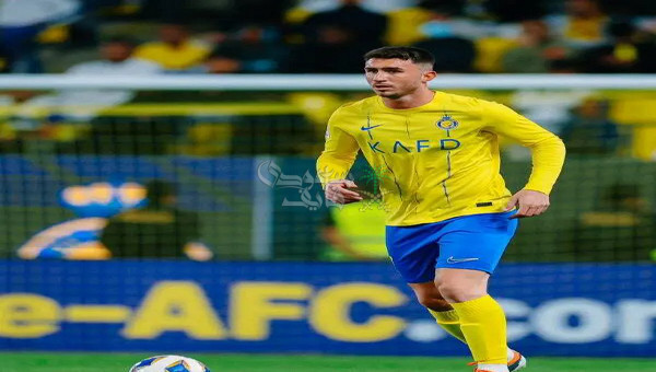 النصر يفاوض ثنائي مخضرم لتعويض رحيل لابورت