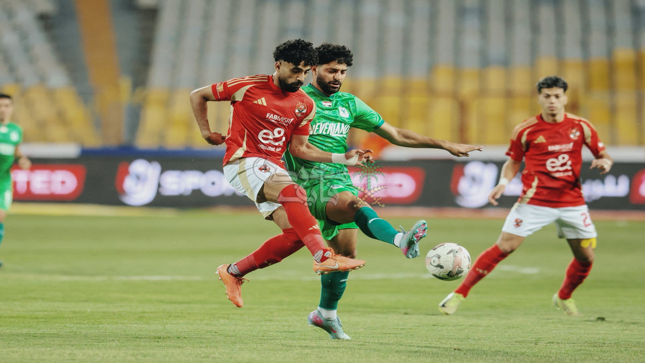 ماذا يحتاج الاهلي للفوز بالدوري المصري بعد هزيمة بيراميدز على يد البنك الأهلي؟