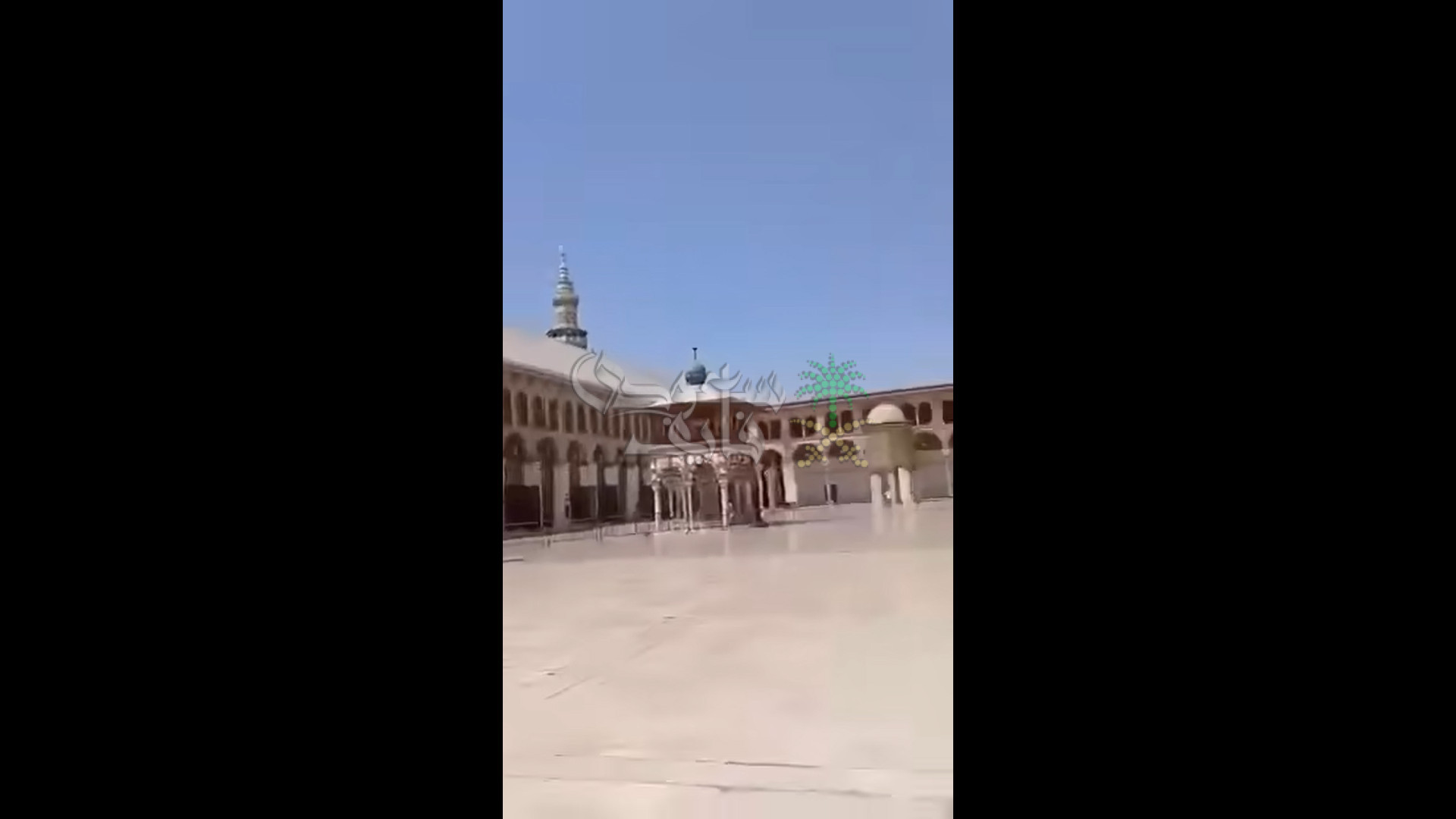 فيديو لشخص يقود سيارة داخل الجامع الأموي