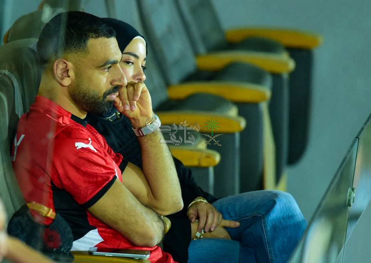 زوجة محمد صلاح تخطف الأضواء في احتفالات تأهل منتخب مصر إلى المونديال