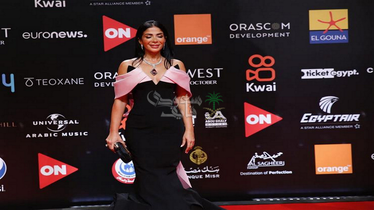منى ذكي تتعرض لموقف محرج في مهرجان الجونة السينمائي