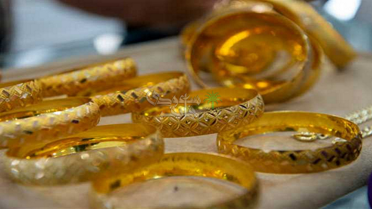 بعد تراجع 10 جنيهات في عيار 21 للبيع.. كم سجل سعر الذهب اليوم السبت 18-10-2025؟