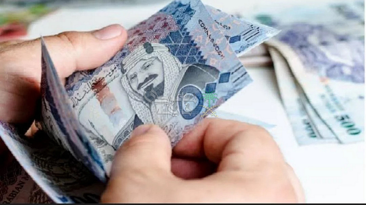 موعد صرف رواتب نوفمبر في السعودية.. حقيقة التبكير للمتقاعدين ومستفيدي الضمان وزيادة الـ750 ريال
