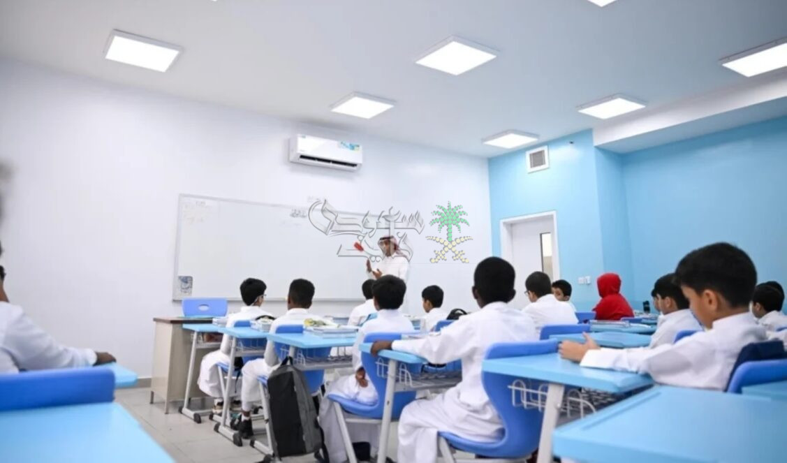 تصريحات صادمة.. تفاصيل إيقاف معلم مصري بالرياض بعد جدل واسع على مواقع التواصل