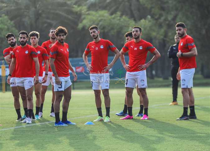 تردد القنوات الناقلة لمباراة مصر والرأس الأخضر 2025 بعد صدمة أوزبكستان